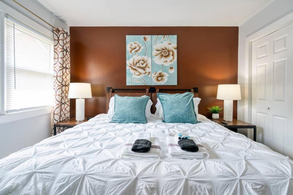 2Br 1Ba Duplex House King Beds Great For Small Groups Close To All Uptown Charlotte Attractions Εξωτερικό φωτογραφία