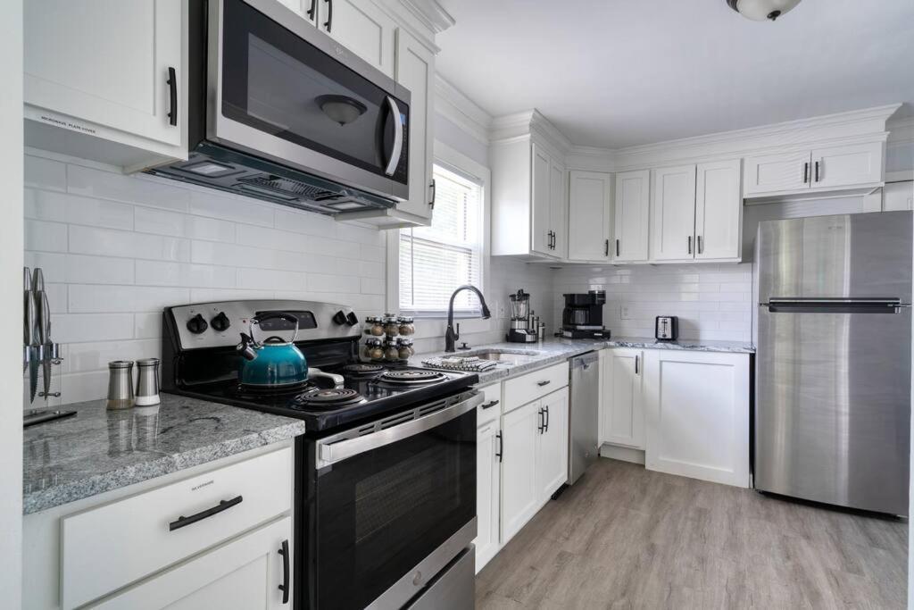 2Br 1Ba Duplex House King Beds Great For Small Groups Close To All Uptown Charlotte Attractions Εξωτερικό φωτογραφία
