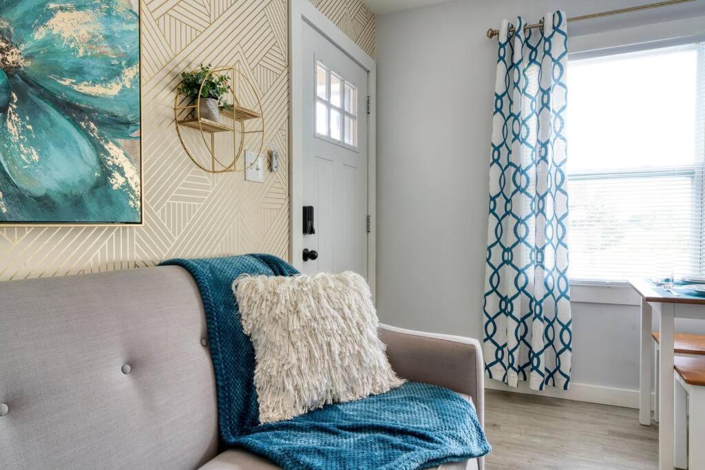 2Br 1Ba Duplex House King Beds Great For Small Groups Close To All Uptown Charlotte Attractions Εξωτερικό φωτογραφία