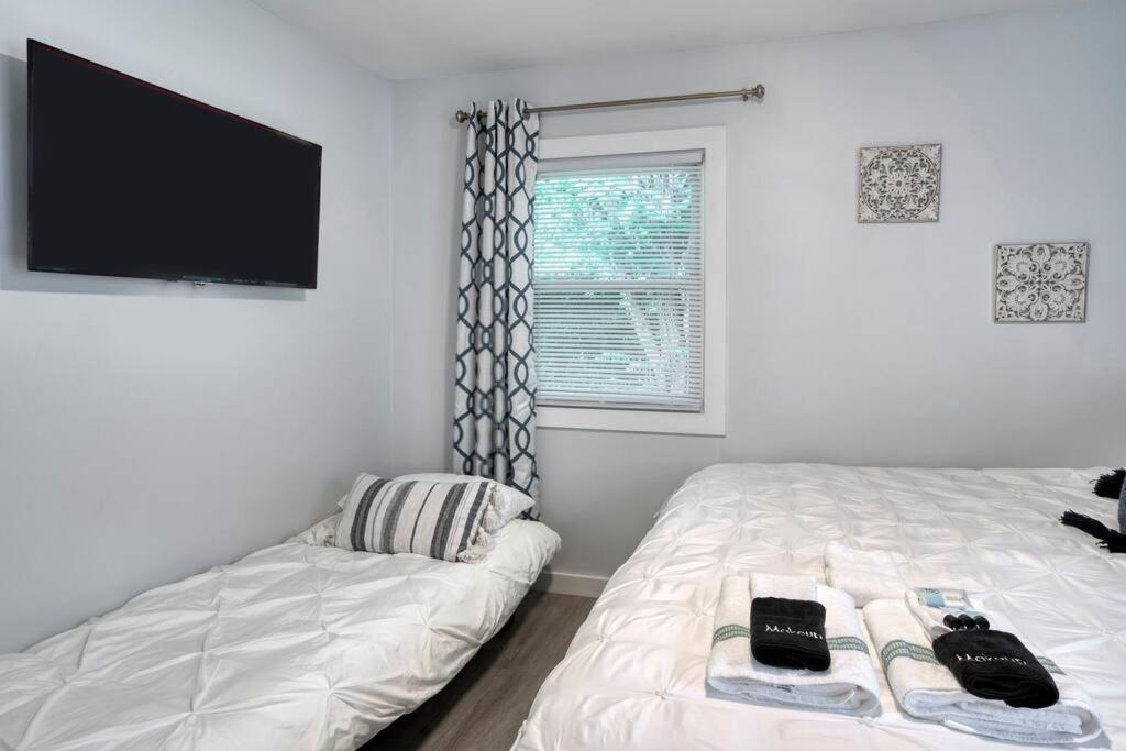 2Br 1Ba Duplex House King Beds Great For Small Groups Close To All Uptown Charlotte Attractions Εξωτερικό φωτογραφία