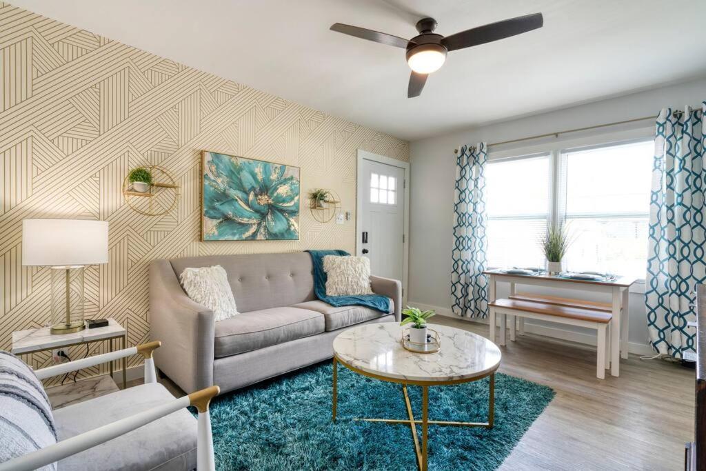 2Br 1Ba Duplex House King Beds Great For Small Groups Close To All Uptown Charlotte Attractions Εξωτερικό φωτογραφία