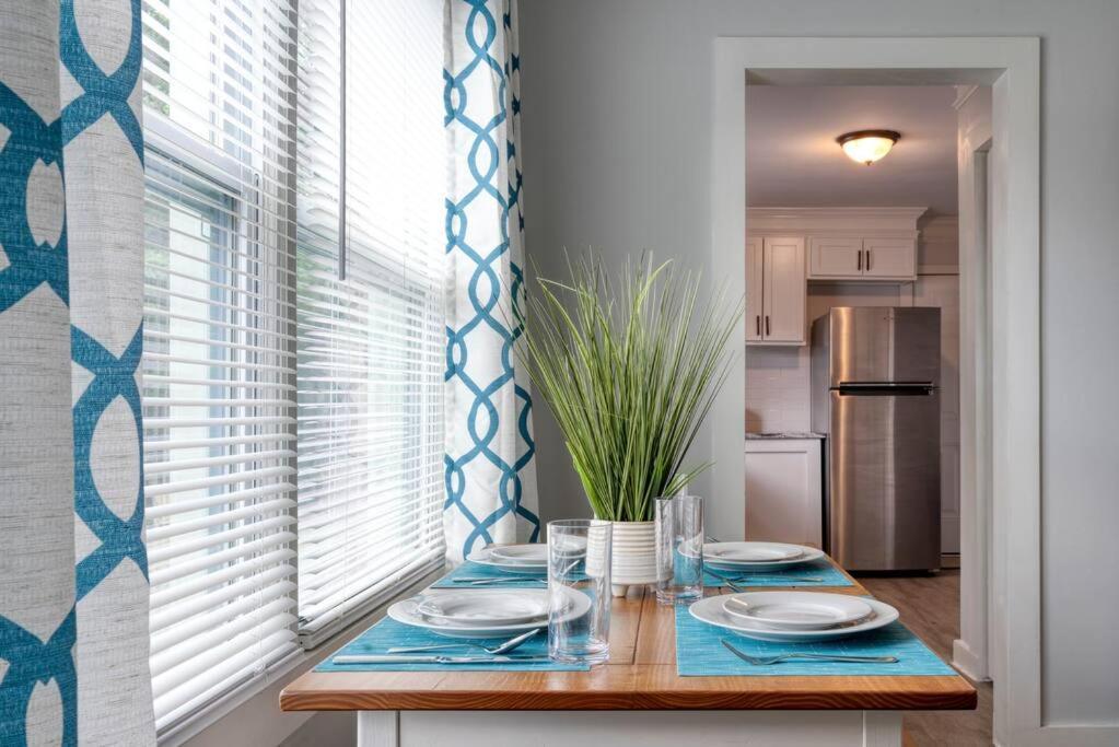 2Br 1Ba Duplex House King Beds Great For Small Groups Close To All Uptown Charlotte Attractions Εξωτερικό φωτογραφία
