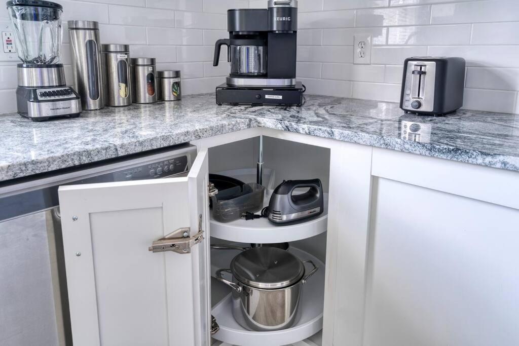 2Br 1Ba Duplex House King Beds Great For Small Groups Close To All Uptown Charlotte Attractions Εξωτερικό φωτογραφία